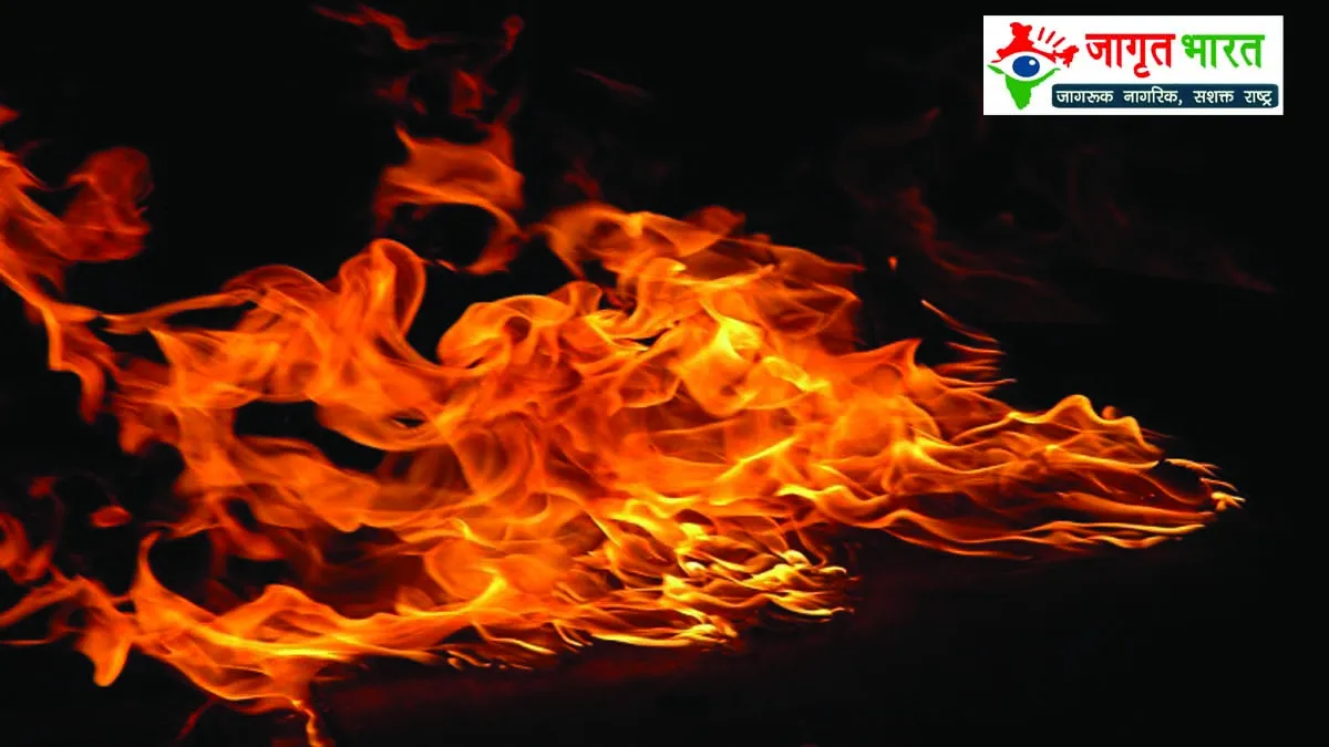 deoria-hardware-godown-fire-siddhi-enterprises-short-circuit