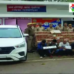 देवरिया में पुलिस की बड़ी कार्रवाई: 83 पेटी अवैध अंग्रेजी शराब के साथ 5 तस्कर गिरफ्तार, दो लग्जरी कारें जब्त