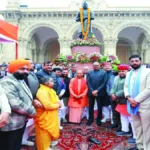 Lucknow: किसान सम्मान दिवस पर CM योगी ने अन्नदाता किसानों को दिए उपहार, महिला कृषक सम्मानित