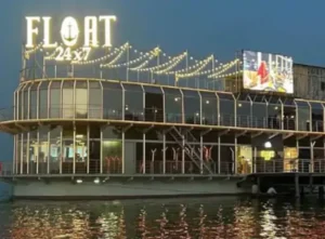 फ्लोटिंग रेस्टोरेंट