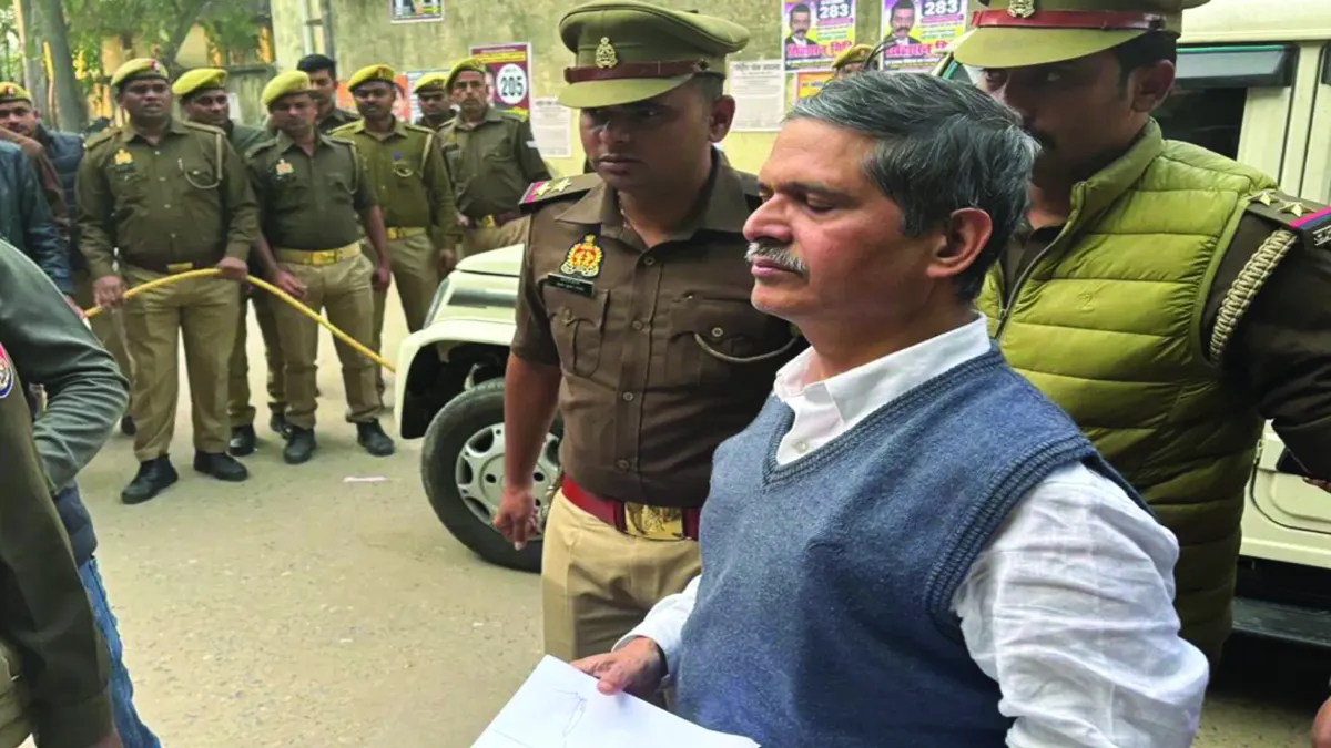 amitabh-thakur-hunger-strike-deoria-jail-cctv-footage-case