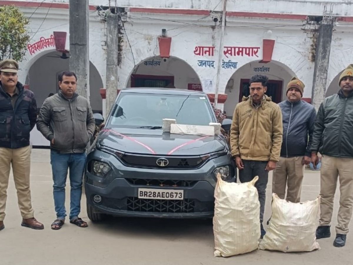 deoria-khampaar-police-illegal-liquor-smuggling-luxury-car-arrest