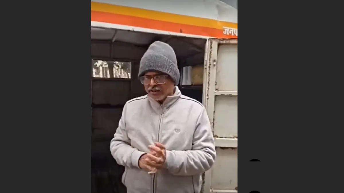 ex-ips-amitabh-thakur-returned-deoria-jail-after-sgpgi-treatment