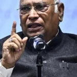 मणिकर्णिका घाट पुनर्विकास पर खरगे का पीएम मोदी पर हमला, बोले—नामपट्टिका लगाने के लिए मिटा रहे हैं विरासत