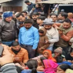 कुशीनगर : खाद लेने निकले युवक की चाकुओं से हत्या, कसया थाना क्षेत्र में बवाल; साढ़े चार घंटे तक चौराहे पर रखा रहा शव