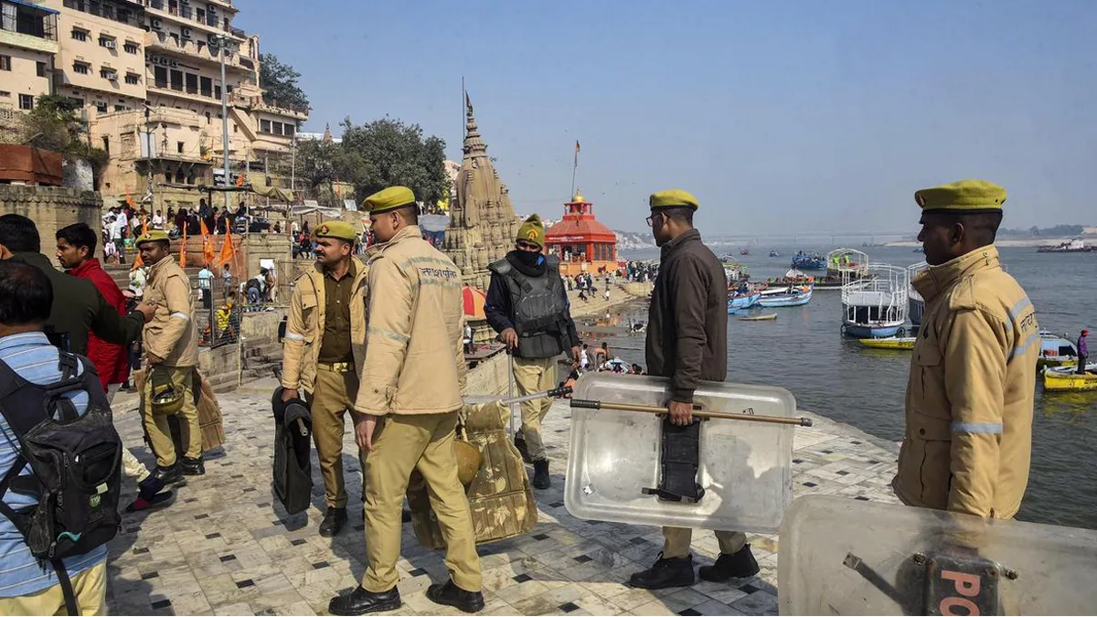 protest-against-demolition-at-manikarnika-ghat-varanasi