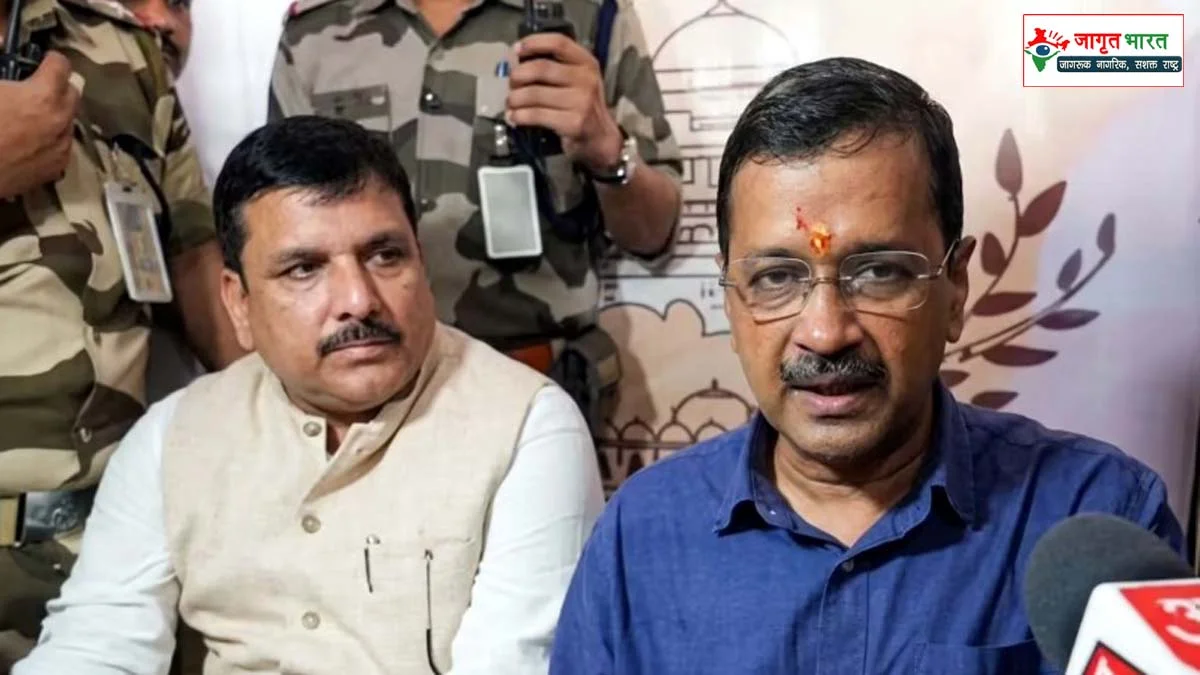 Kejriwal before leaving for Ayodhya
