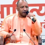 योगी आदित्यनाथ का चुटीला अंदाज: बोले- ‘मैं गा नहीं सकता, इसलिए बुरे लोगों पर बुलडोजर चलाता हूं’